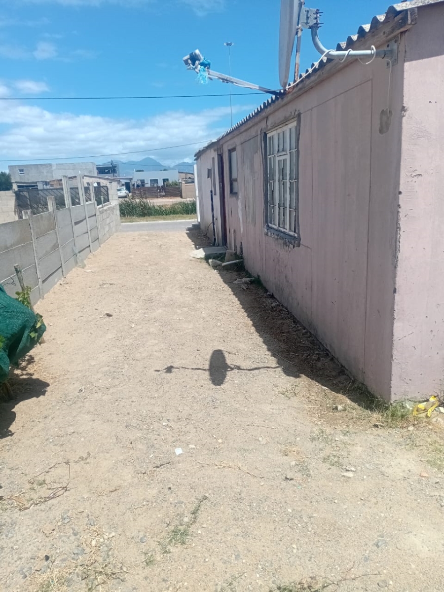 2 Bedroom Property for Sale in New Macassar Western Cape